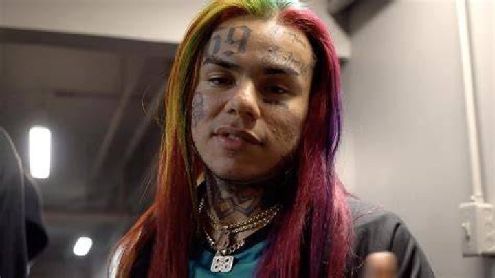 6ix9ine Biography
