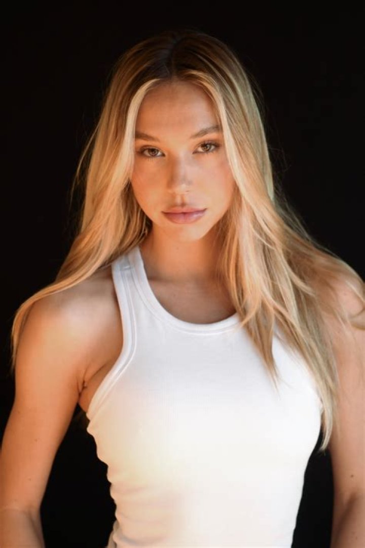 Alexis Ren Alexis Ren