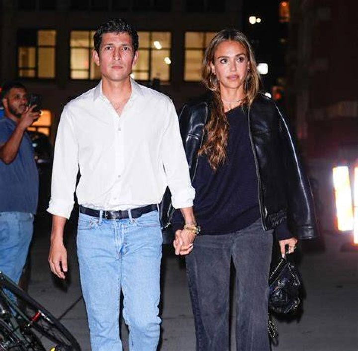 Did Jessica Alba ever date Paul Walker?