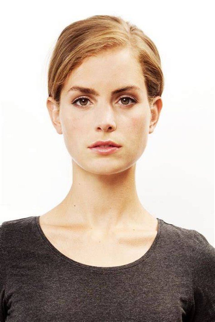 Hannah Hoekstra Hannah Hoekstra