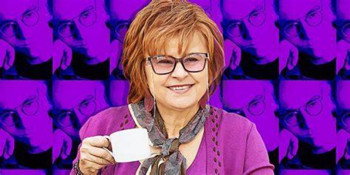 Is Tracey Ullman on curb?