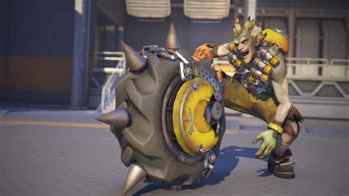 Junkrat's new Overwatch Skin from the collaboration between Blizzard and Le Sserafim
