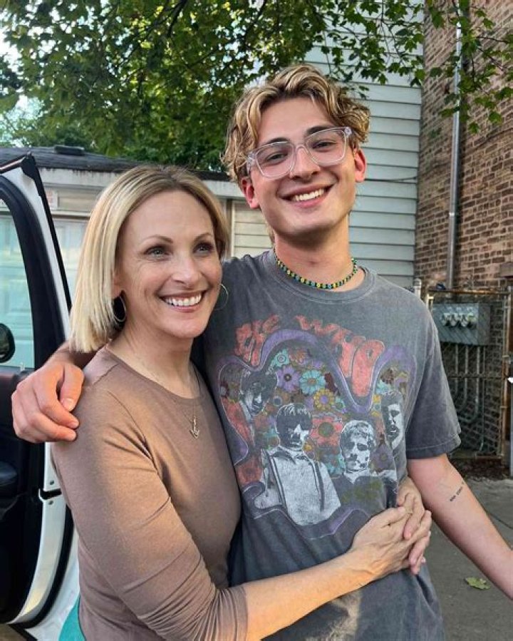 Marlee Matlin is mother of 4: Meet her children Sara, Brandon, Tyler and Isabelle 1 Marlee Matlin children