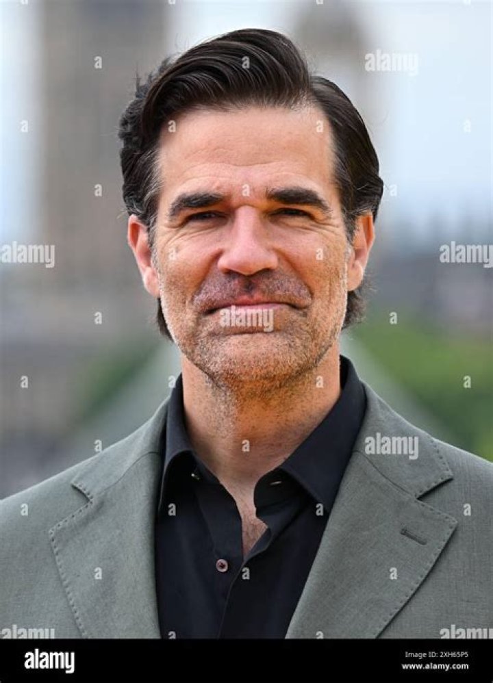 Rob Delaney siblings: Who are his siblings? 1 Rob Delaney 1