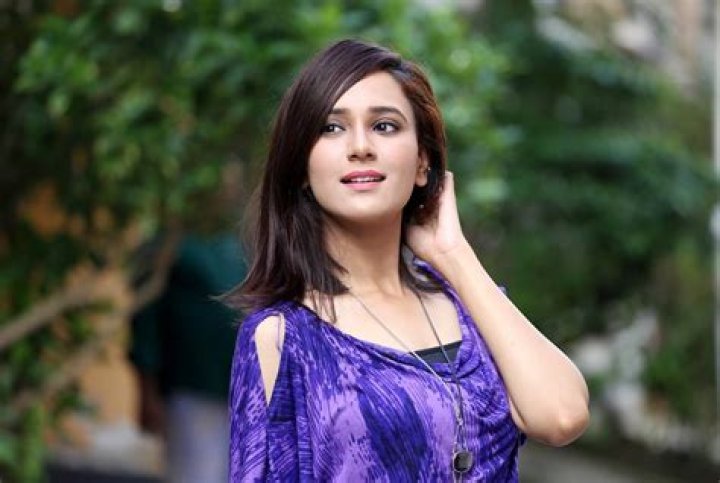 Sabila Nur Sabila Nur