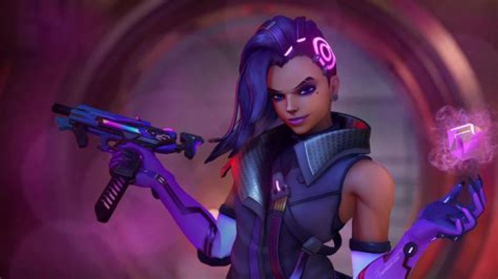 Sombra's new Overwatch Skin from the collaboration between Blizzard and Le Sserafim