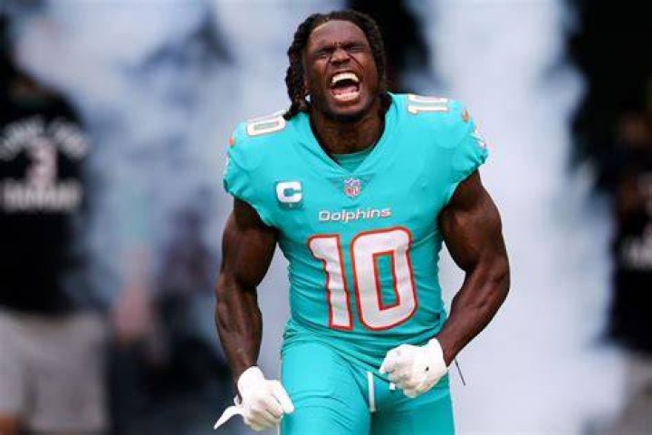 Tyreek Hill parents: Biography of Anesha Sanchez and Derrick Shaw 1 Tyreek Hill 1