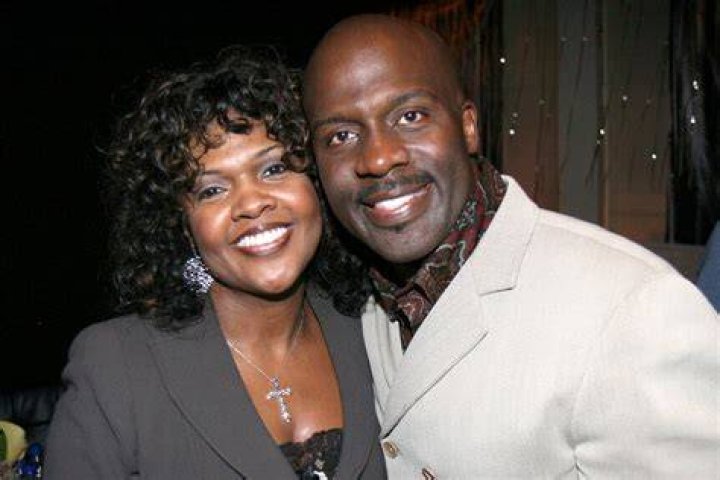 Which Winans are twins?
